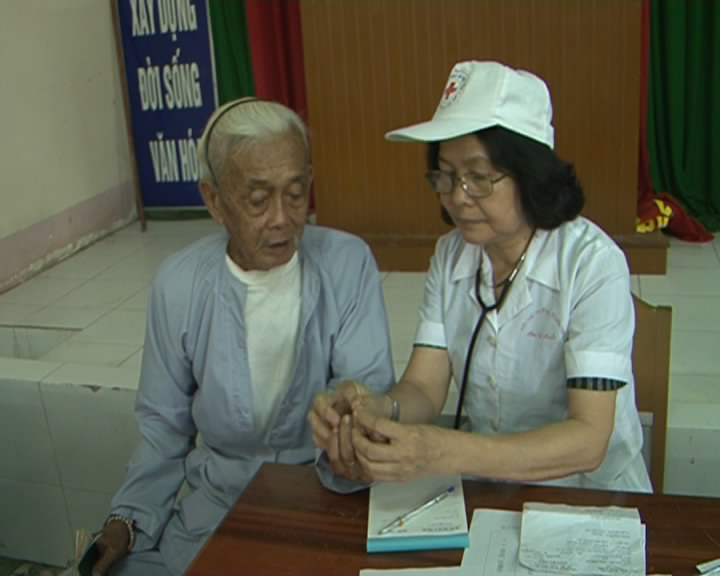 Poor elderly given free medical treatment